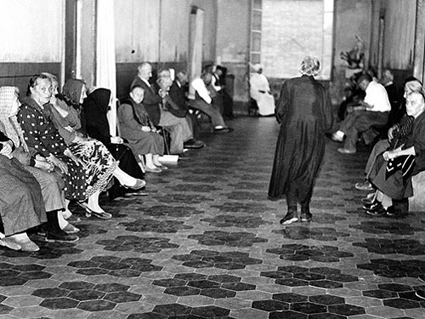 Verrà la morte e avrà i tuoi occhi - Foto 01