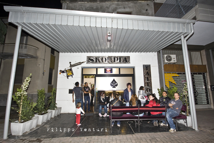 Fabrizio Corona allo Skorpia Tattoo Studio di Cesena (foto 2)