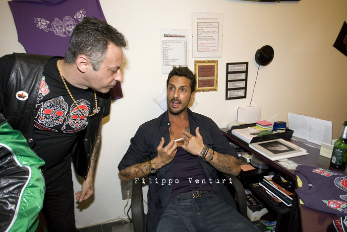 Fabrizio Corona allo Skorpia Tattoo Studio di Cesena (foto 3)