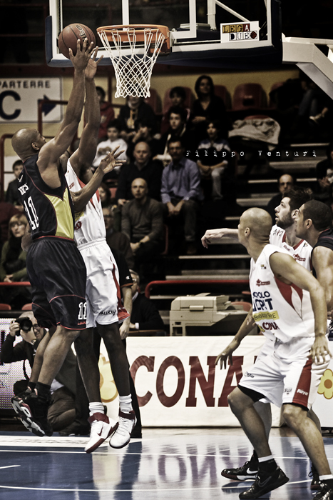 Basket (Fulgor Libertas Forlì) Marco Polo Shop Forlì - Sigma Barcellona 98-89