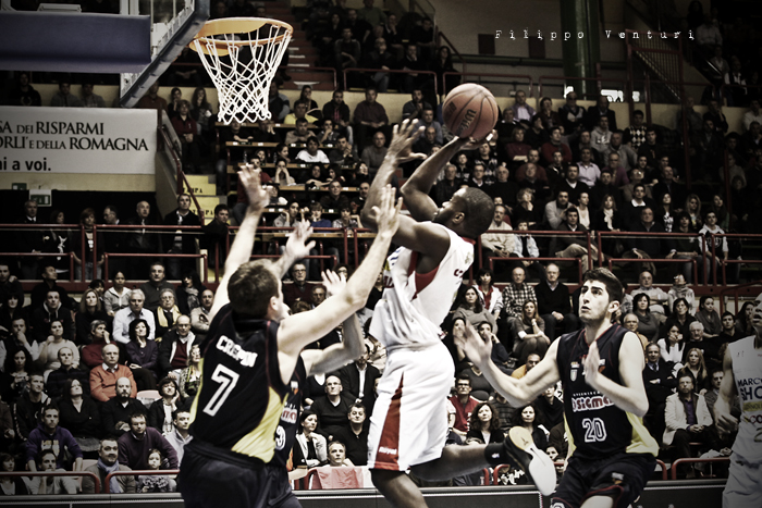 Basket (Fulgor Libertas Forlì) Marco Polo Shop Forlì - Sigma Barcellona 98-89