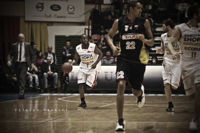 Basket (Fulgor Libertas Forlì) Marco Polo Shop Forlì - Sigma Barcellona 98-89