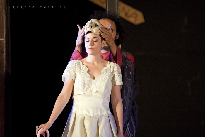 Aulularia, di Tito Maccio Plauto, foto 27Aulularia, di Tito Maccio Plauto, foto 32