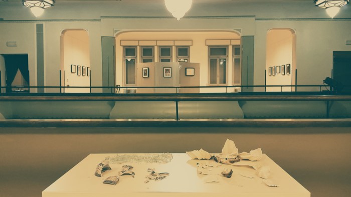 Backstage dell'allestimento della mostra "L'Ira Funesta" a Palazzo Dolcini