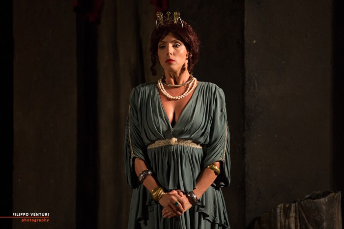 Menecmi, Tato Russo, foto 6